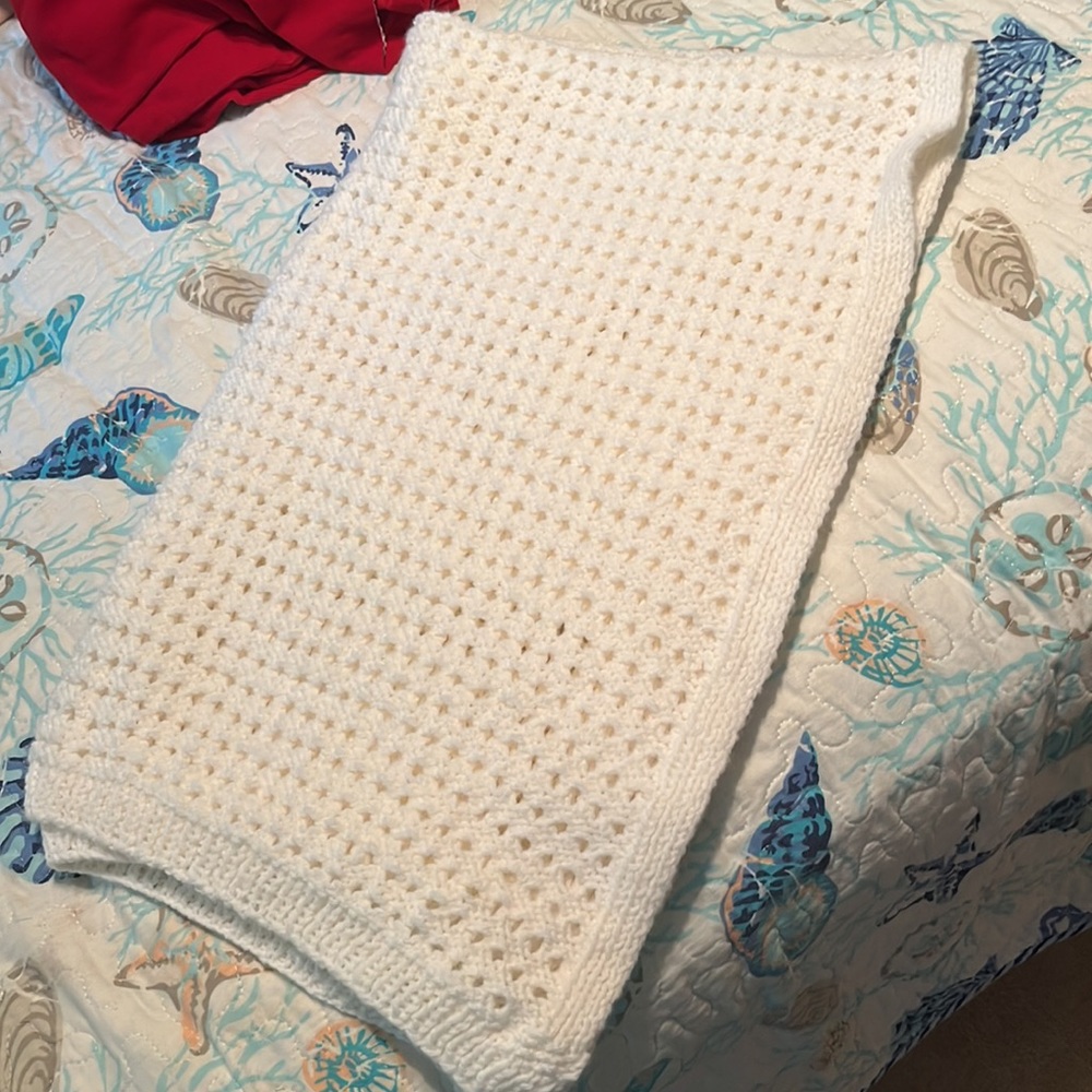 Hand knit baby blanket - Picture 2 of 2